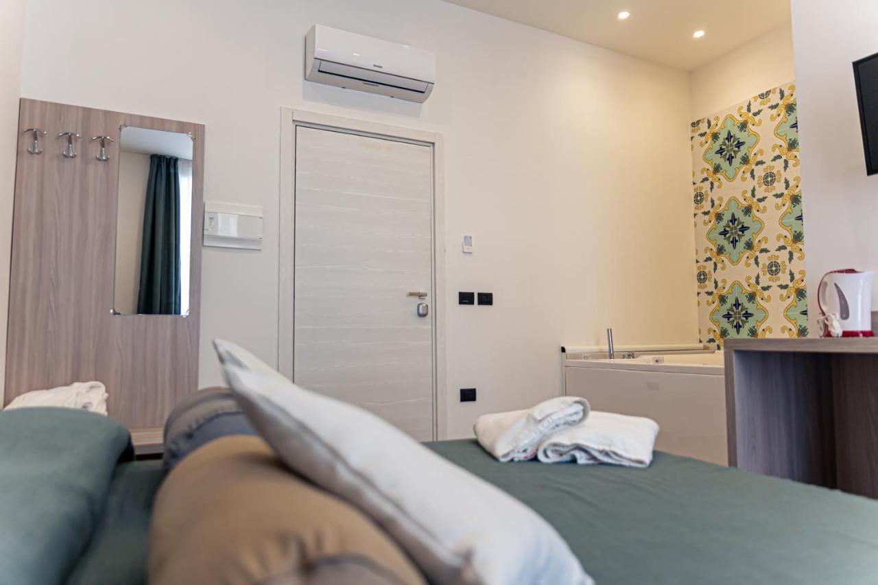 Residenza San Lorenzo 나폴리 외부 사진